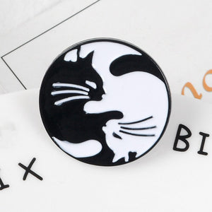 Hugging Yin Yang Cat Pins Jewellery